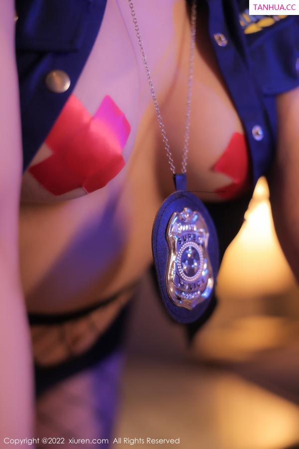 田冰冰  [XiuRen]高清写真图 2022.10.27 No.5767 田冰冰 制服美臀第32张图片